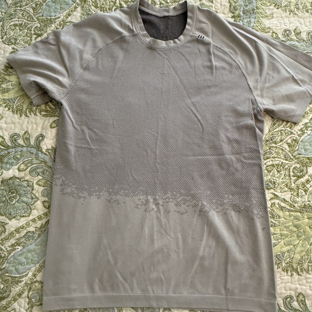 Lululemon Grey and Black Patterned Top